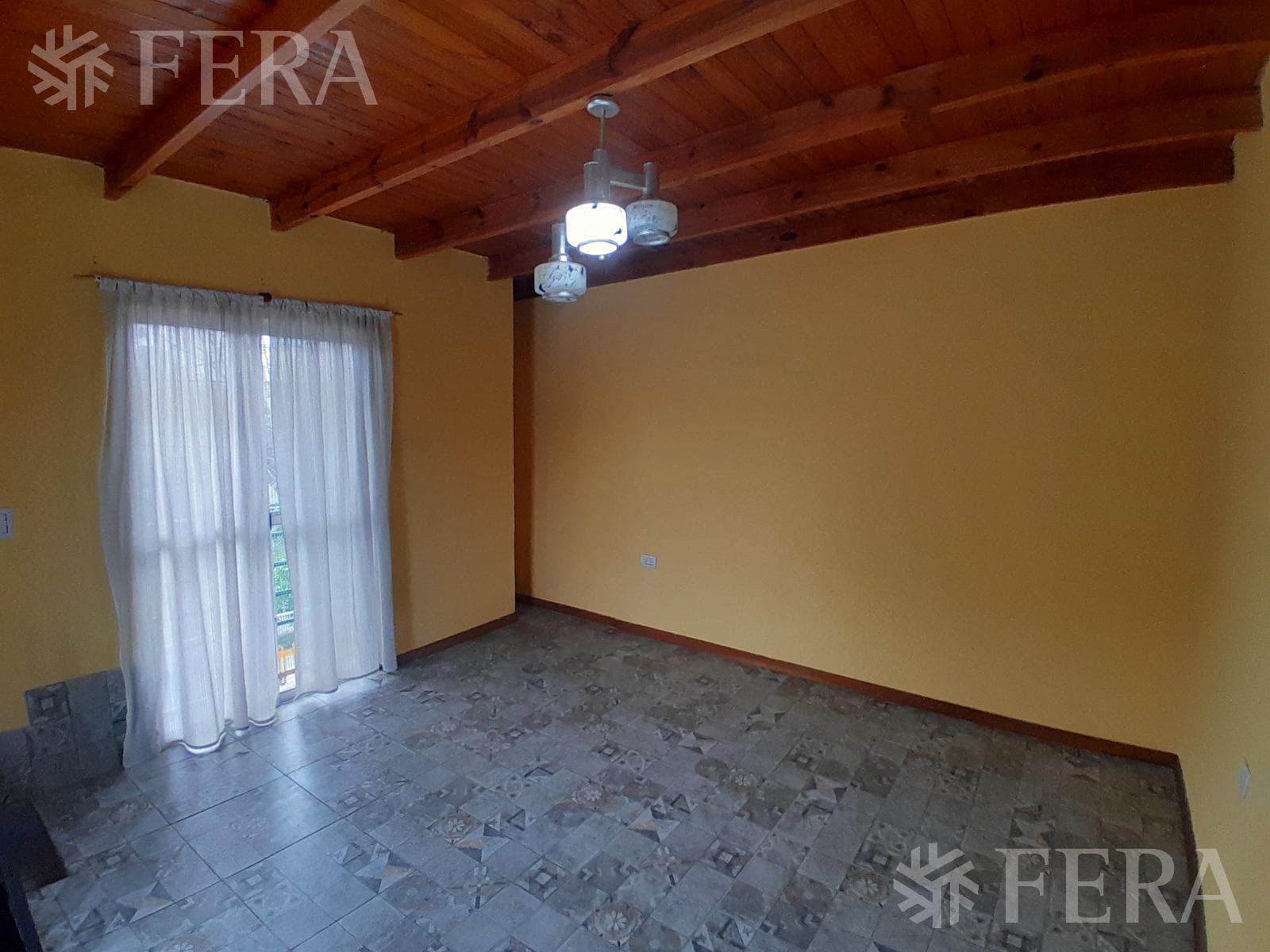 Alquiler de PH 2 ambientes con balcón en Wilde - 1