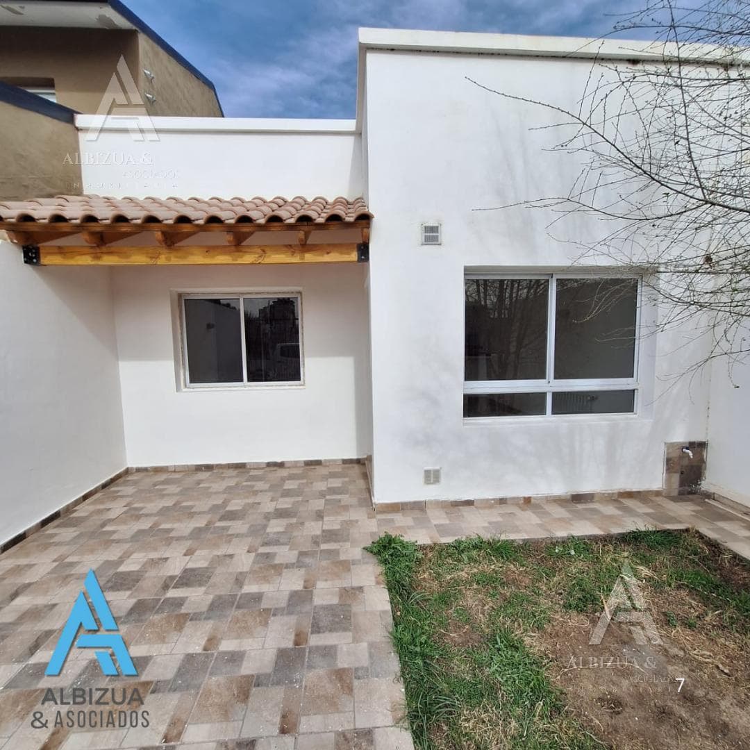 ALQUILER CASA 2 DORMITORIOS C/ PATIO Y PARRILLA - CINCO SALTOS - 2