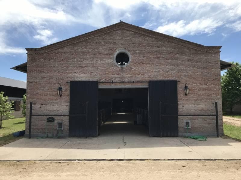 Venta/Alquiler Nave con Caballerizas - 1