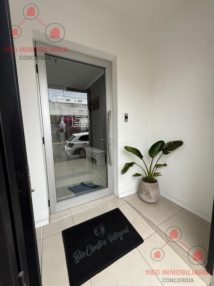 Consultorio en zona Semicéntrica - 2