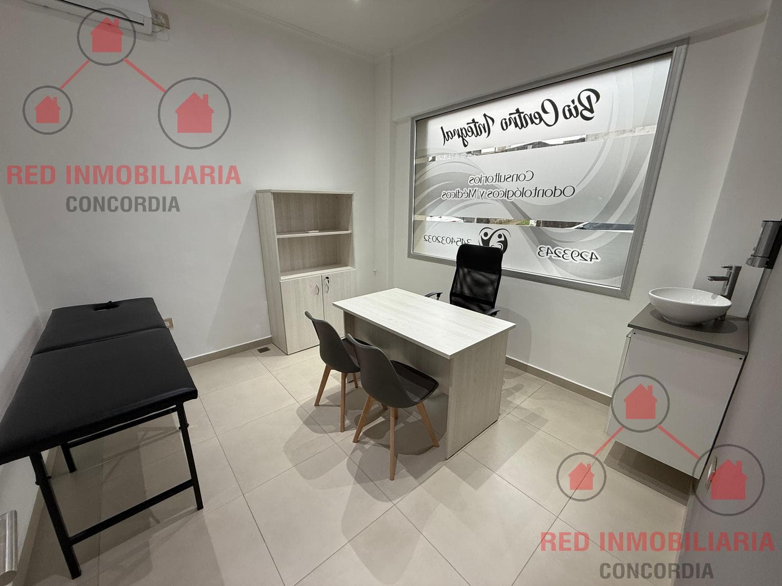 Consultorio en zona Semicéntrica - 1