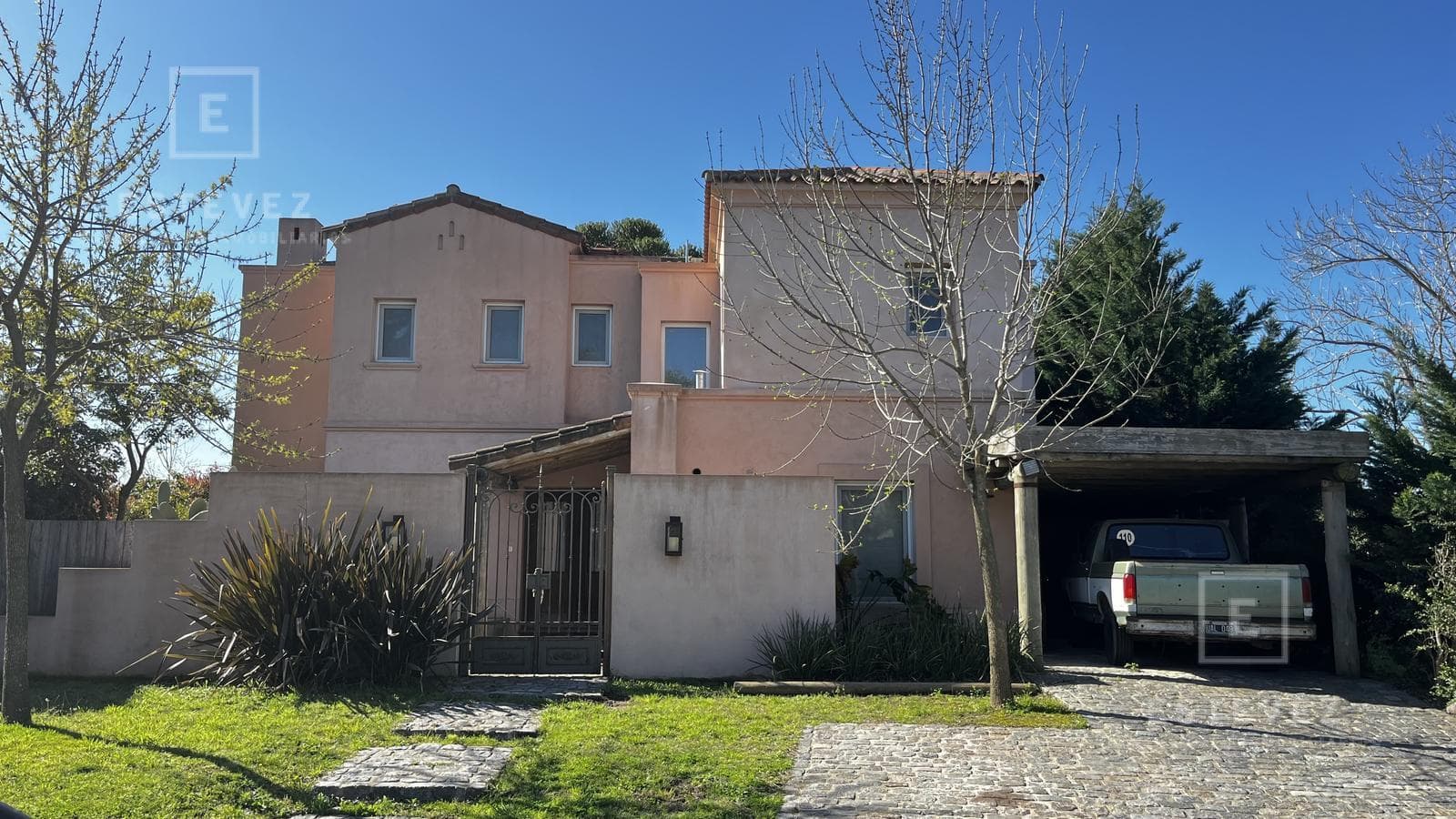 Casa en Alquiler y/o Venta en Barrio Cerrado, con pileta y parrilla - 2
