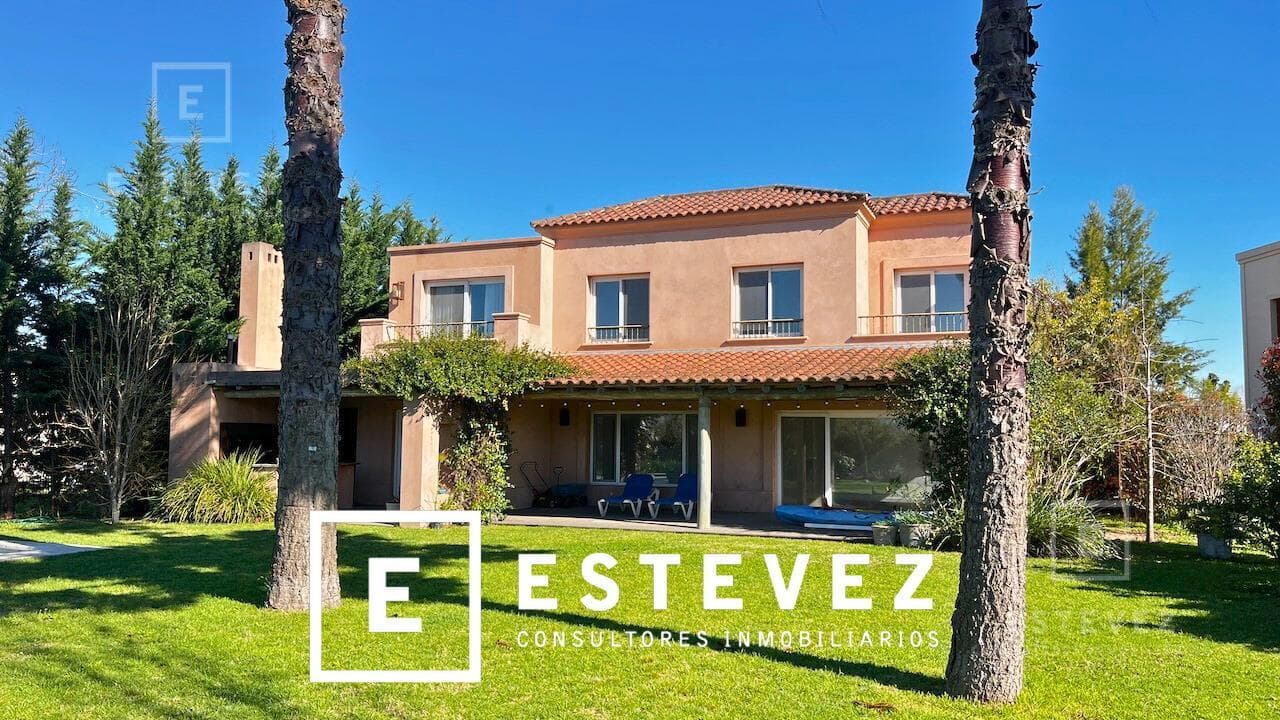 Casa en Alquiler y/o Venta en Barrio Cerrado, con pileta y parrilla - 1