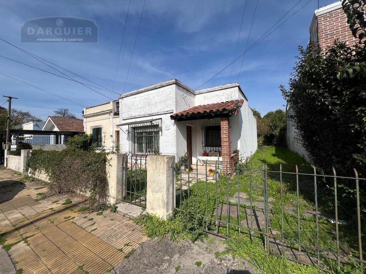 CASA MUY BUENA UBICACION - 1