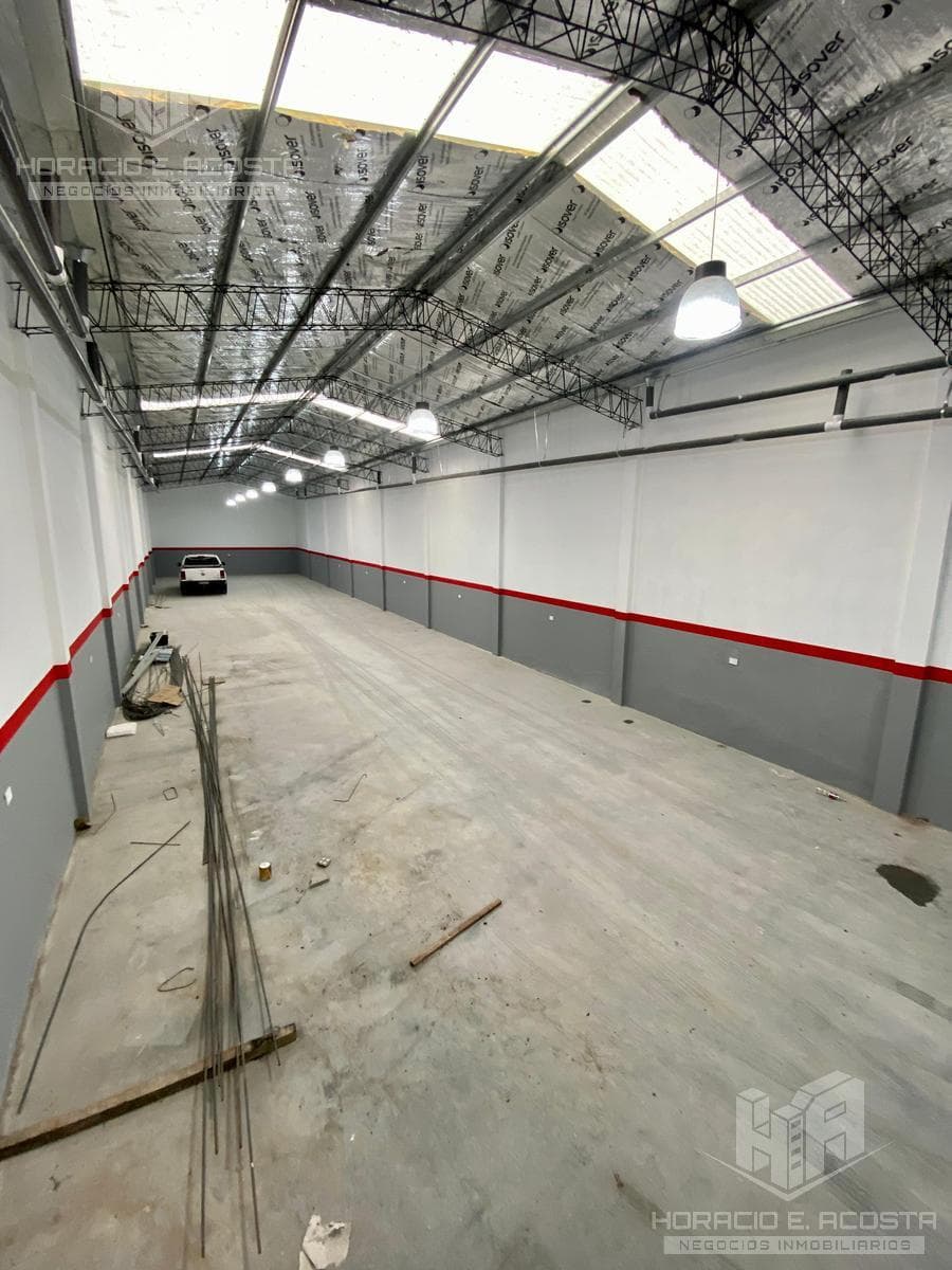 GALPON CON OFICINA - VILLA LYNCH - 387 M2 - 1