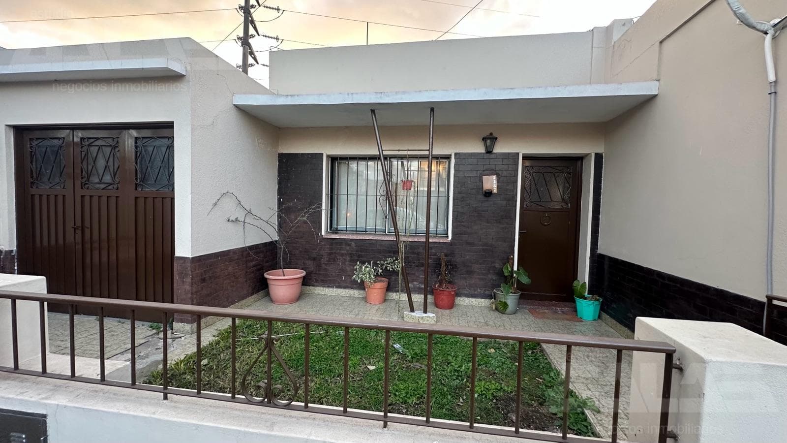 PH tipo Casa- en una sola planta - dos dormitorios - cochera- patio - Ituzaingó Norte - 2