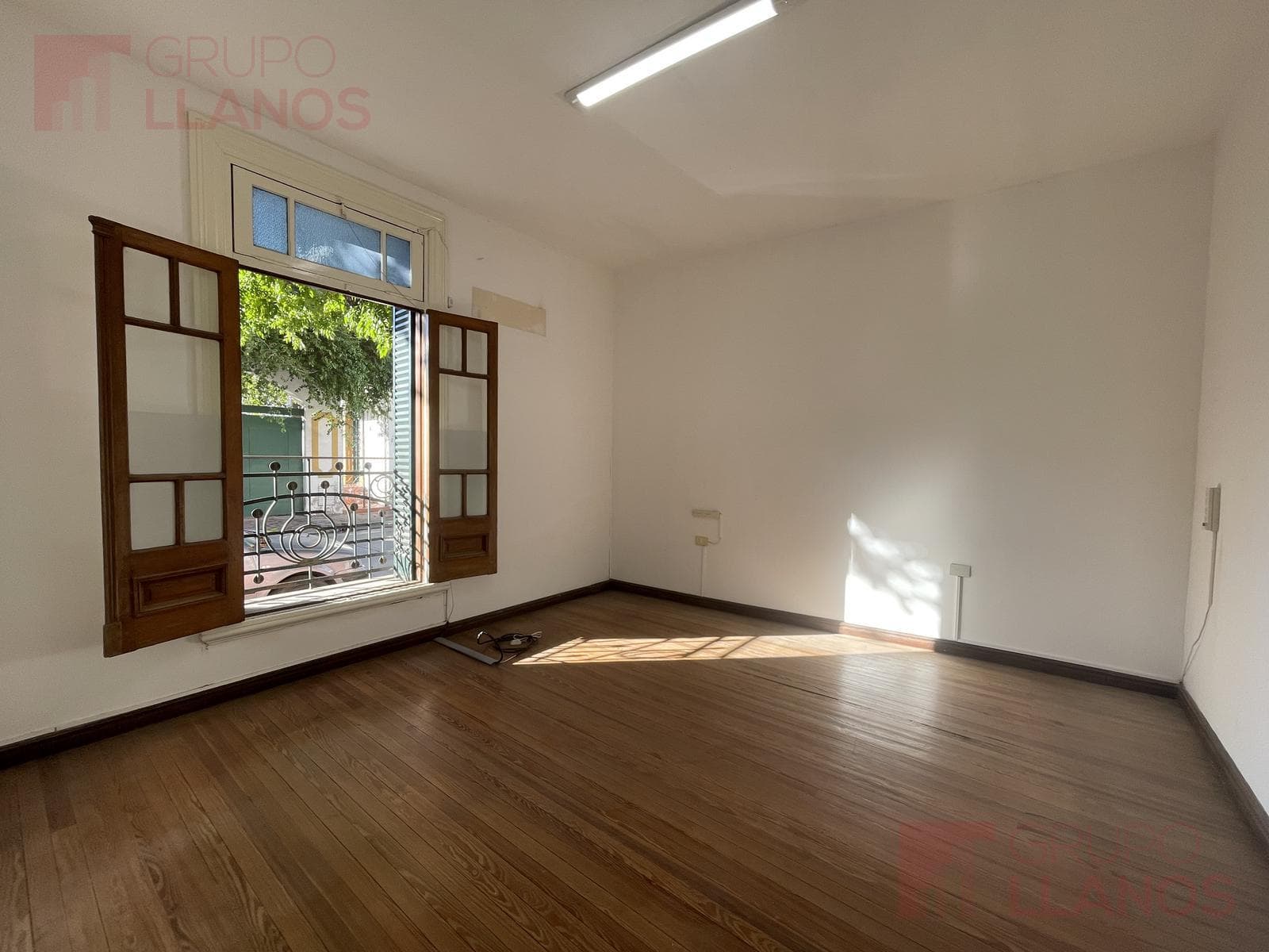 Oficina en centro de Lujan - 1