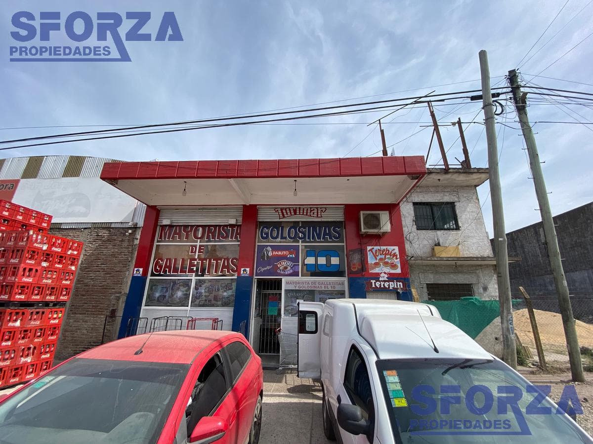 Galpon con dos pisos en alquiler sobre ruta 8 - 1