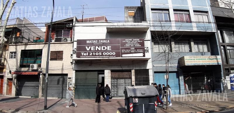 Magnifico Galpón s/ Av Caseros, Foco Comercial - P. Patricios - única prop en venta en la zona - 1