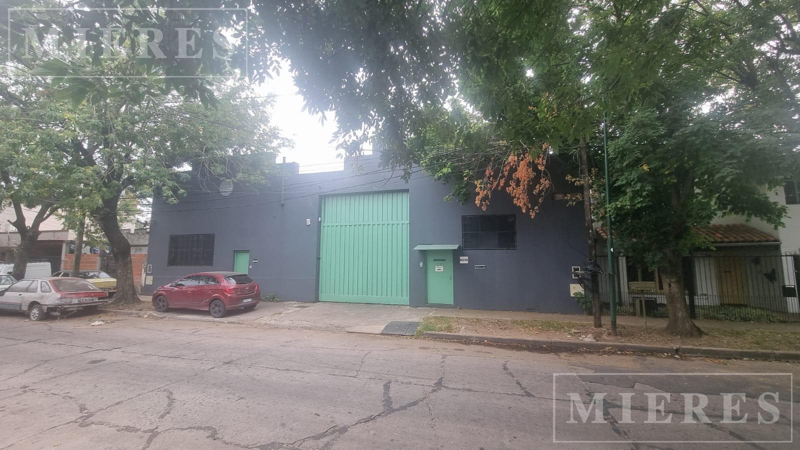 Depósito de 1000 m2 en Venta/ Alquiler en Villa Adelina - 1