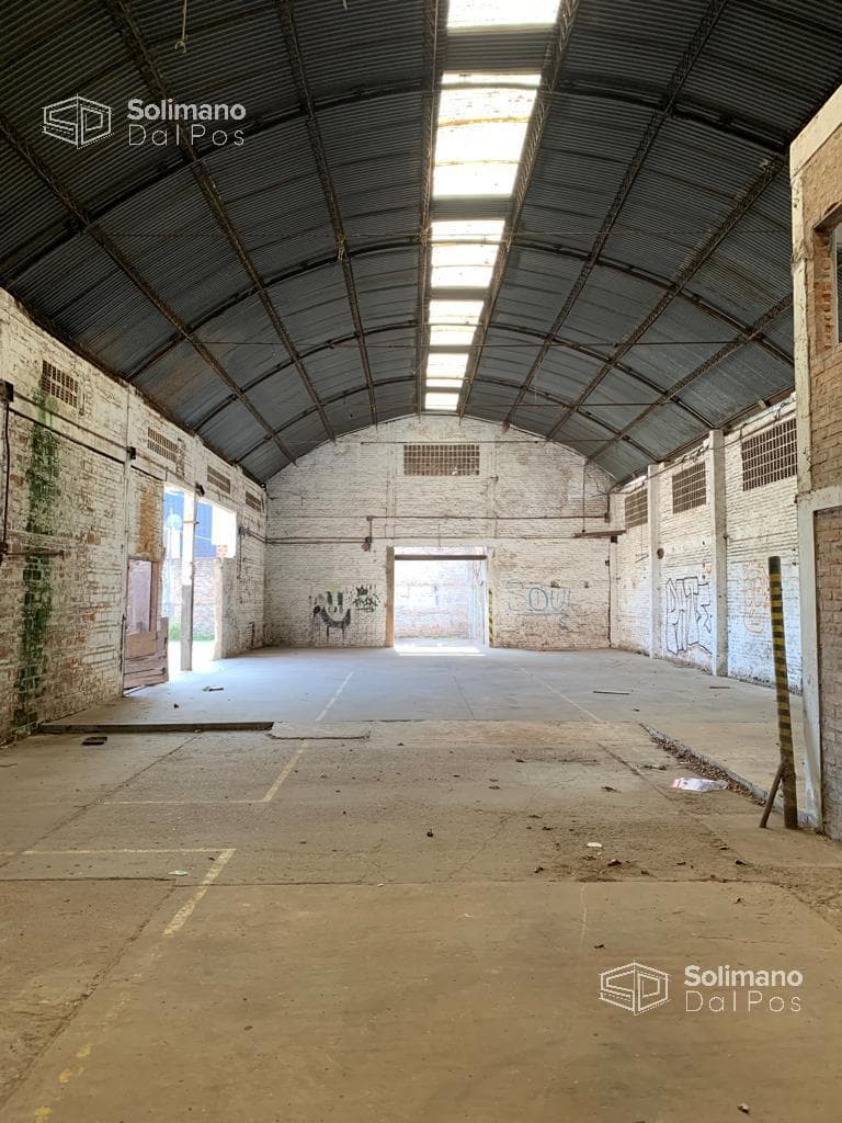 IMPONENTE GALPON ZONA INDUSTRIAL - 1