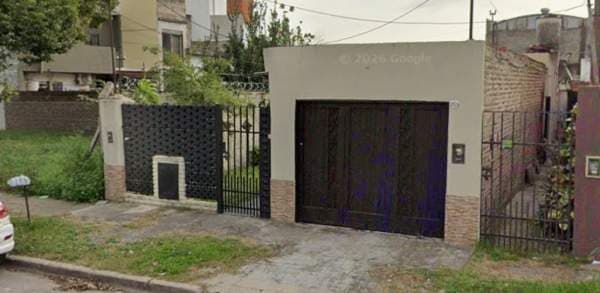 2 CASAS SOBRE LOTE DE 377 M2 - 1