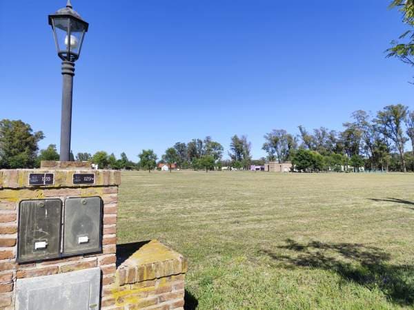 TERRENO DE 2000 M2 EN CLUB DE CAMPO LA ASUNCION, LUJAN - 1