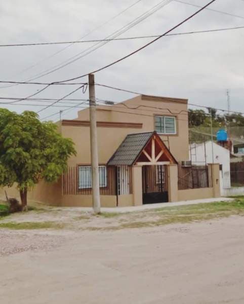 CASA EN VENTA EN Pascual Simone 793, LUJAN - 1