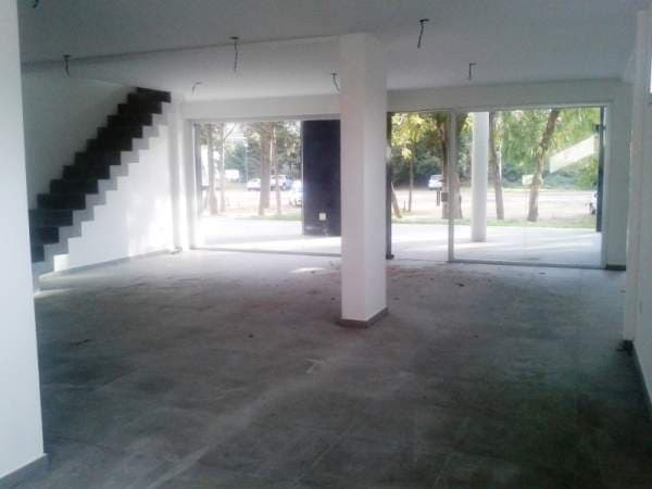 En Pinamar | Local sobre Av. Bunge - 1